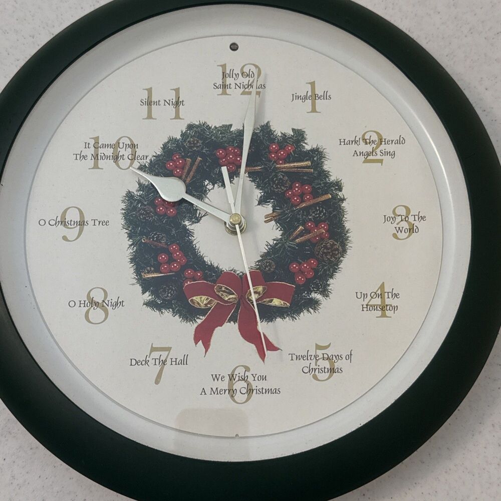 Howard Miller Musical Christmas Wall Clock Wreath Design & Hourly Carols WORKS